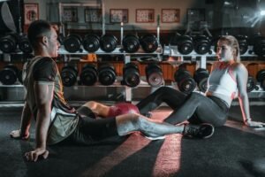 El Fitness es un programa integral y un estilo de vida que combina el entrenamiento de fuerza, la resistencia cardiovascular y la movilidad articular.